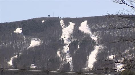 67-year-old skier from Shrewsbury dies after crashing into tree on Wachusett Mountain